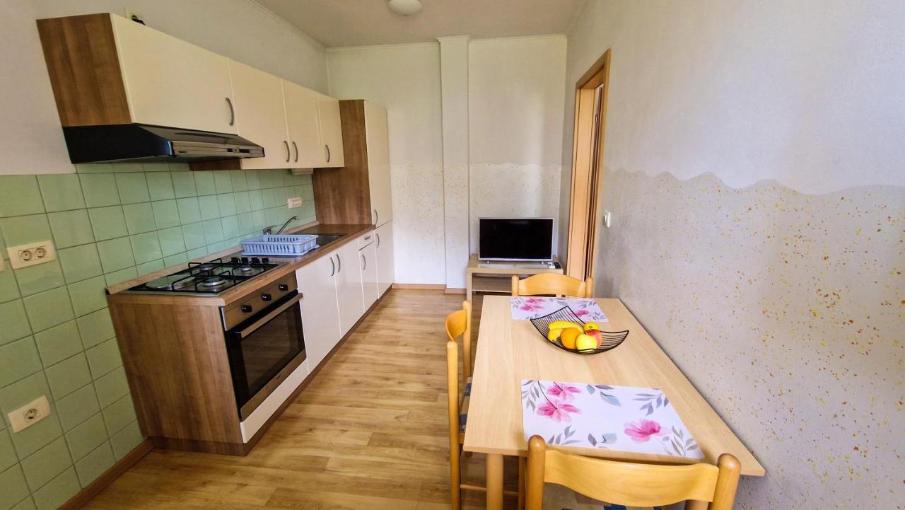 Apartments Dani Ізола Екстер'єр фото